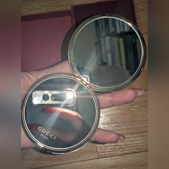 NEW IN BOX GUCCI PARFUMS GUCCISSIMA GG DUAL COMPACT MIRROR - Picture 7 of 7